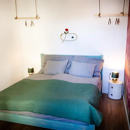 Denis - Stylisches Premium Altstadt-apartment Mit Hafenblick & 2 Baedern