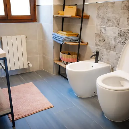 Denis - Stylisches Premium Altstadt-apartment Mit Hafenblick & 2 Baedern *