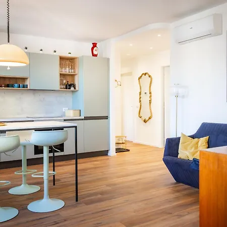 Apartment Denis - Stylisches Premium Altstadt-apartment Mit Hafenblick & 2 Baedern