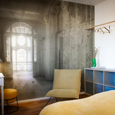 Denis - Stylisches Premium Altstadt-apartment Mit Hafenblick & 2 Baedern Grado