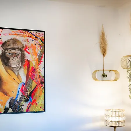 Denis - Stylisches Premium Altstadt-apartment Mit Hafenblick & 2 Baedern