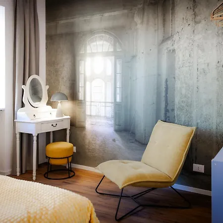 Denis - Stylisches Premium Altstadt-apartment Mit Hafenblick & 2 Baedern