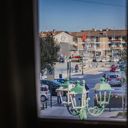 Denis - Stylisches Premium Altstadt-apartment Mit Hafenblick & 2 Baedern *
