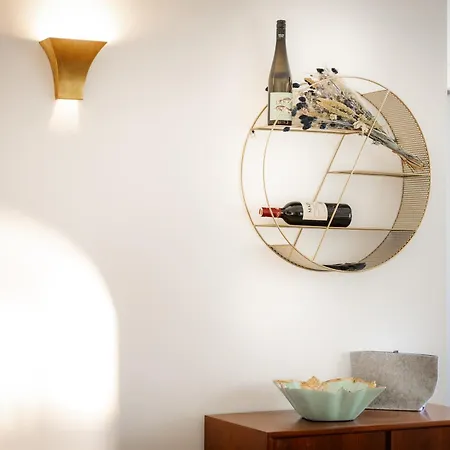 Apartment Denis - Stylisches Premium Altstadt-apartment Mit Hafenblick & 2 Baedern Grado