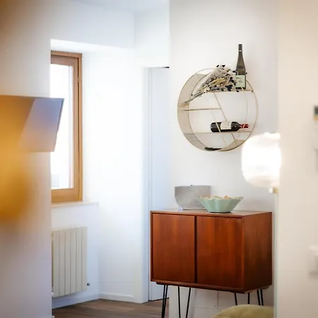 Denis - Stylisches Premium Altstadt-apartment Mit Hafenblick & 2 Baedern 公寓